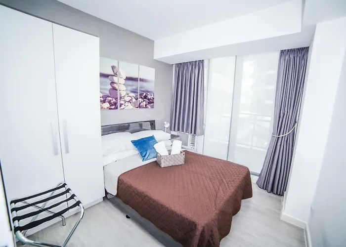 Aparthotel Azure Urban Staycation *